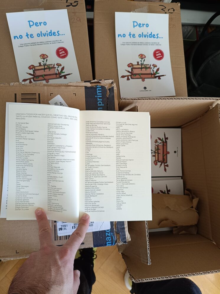 Flamantes páginas de agradecimientos con los nombres de los mecenas 😊