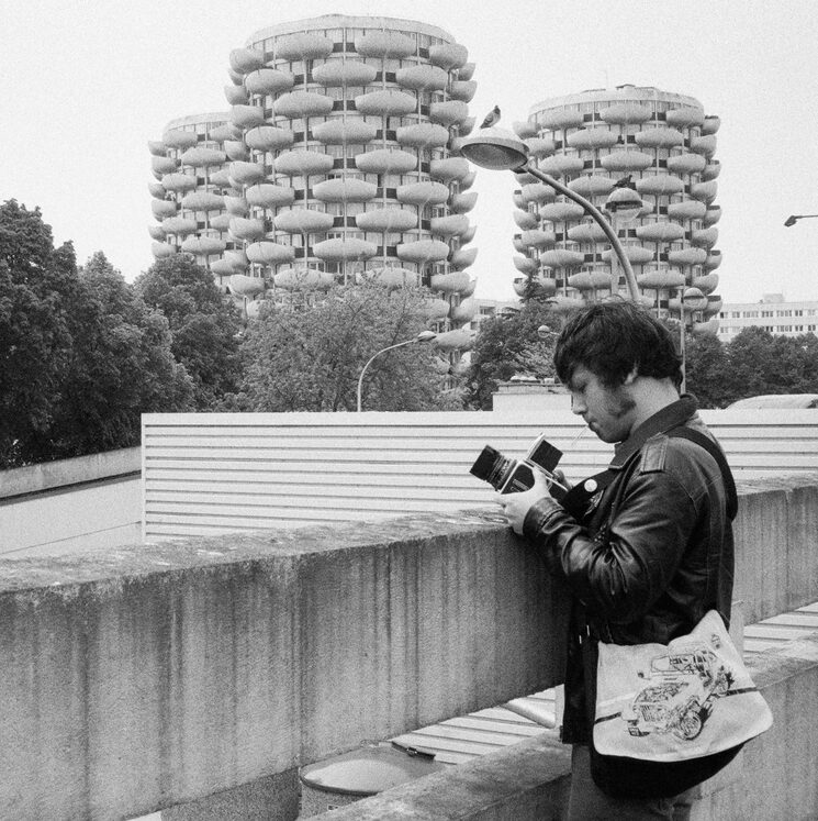Carlos fotografiando con su Hasselblad en Les Choux.