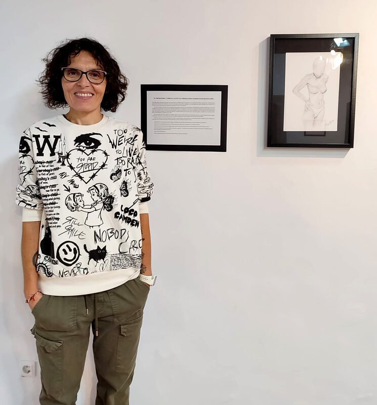 En la inauguración de la Exposición Mujer: real y diferente. La tribu de Llanes en Llanes