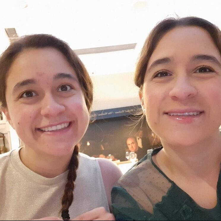 Nosotras somos Tina Twins