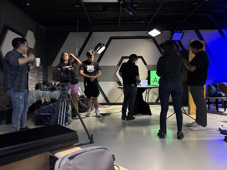 Preparando una escena de Radio Atlántica