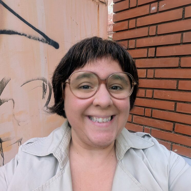 Nila López Escofet, Activista por la salud mental. Soy la creadora de Estado de ánimo, directora, redactora jefe e ilustradora de la revista