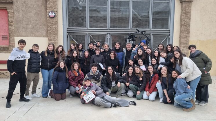 Fotografía de todo el equipo técnico y artístico del cortometraje "Ni un dia més"