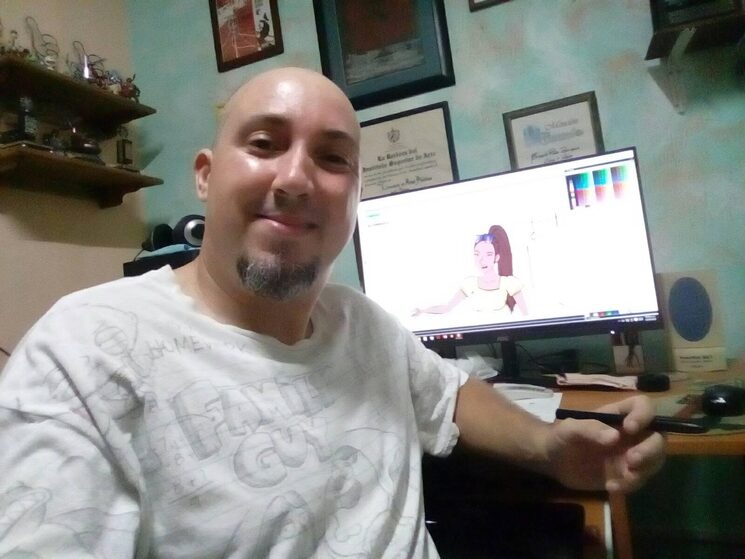 Ernesto Piña trabajando desde casa