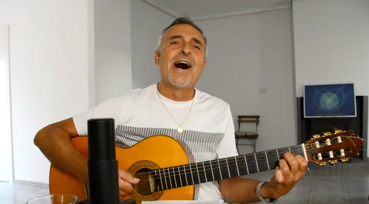 Tomás Contell en la Casita de los Corazones, Moncada