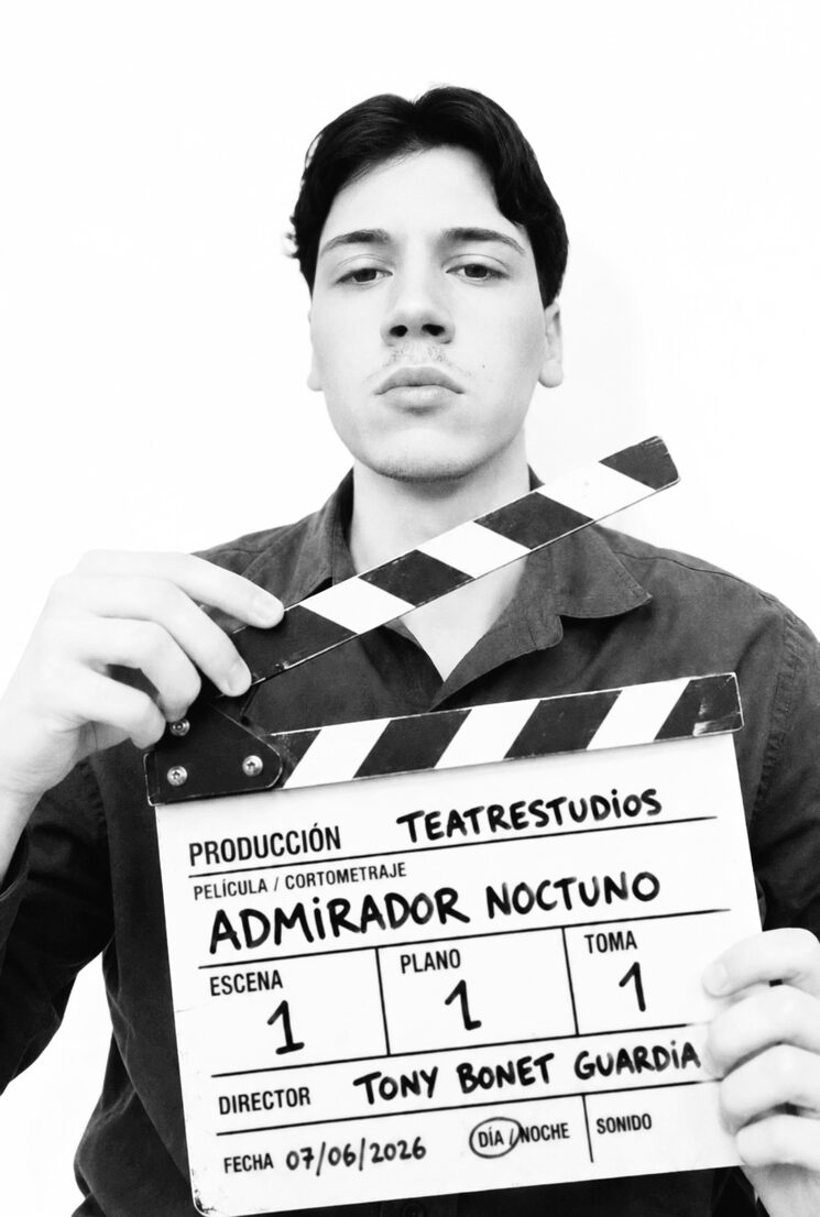 Tony Bonet - Director de Admirador Nocturno.      Responsable creativo y coordinador de producción del proyecto