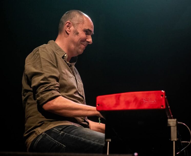 Jorge Juncal. Produción y Dirección musical