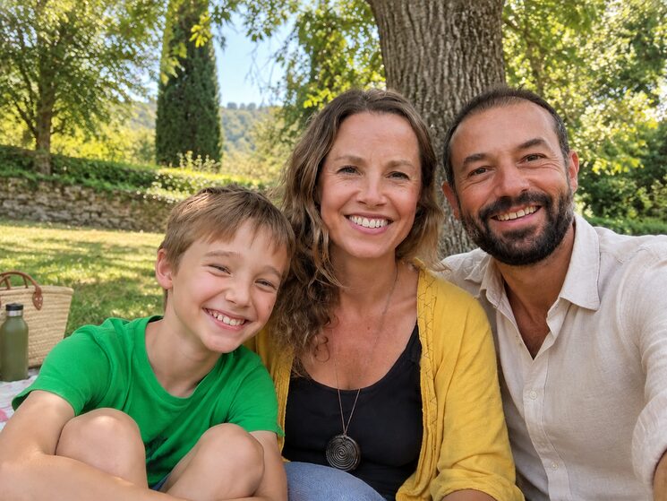 Lluís, Iona y Samba · La familia detrás de Ánimo