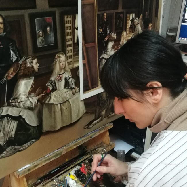 Yo pintando una reproducción de la Meninas